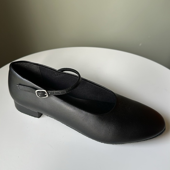 So Danca Mary Jane Character Shoes Buckle Strap .75” low-Heel Orthotics Friendly - Picture 1 of 16
